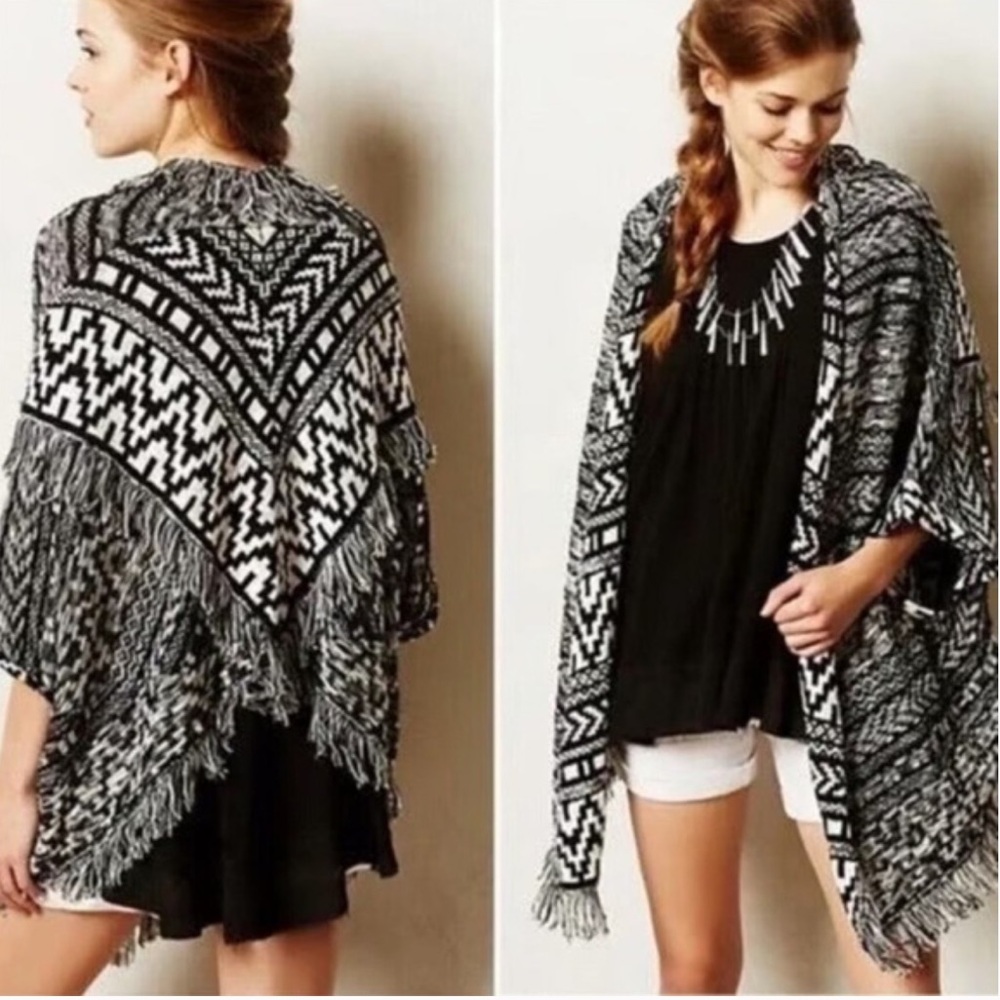 ANTHROPOLOGIE Moth Black and White Fringe Poncho Shawl y2k 2016